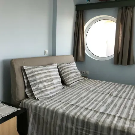 Tg Beach Studio With Sea View Terrace 칼라마타